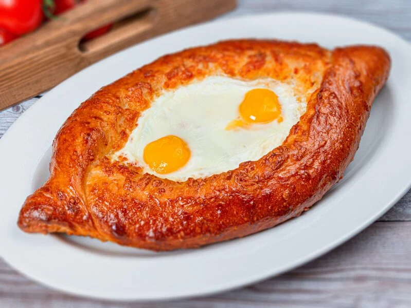 khachapuri-po-adzharski-s-dostavkoy