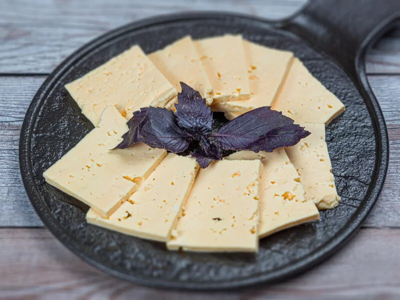 oformlenie-dostavki-shashlykov-syr-chanakh