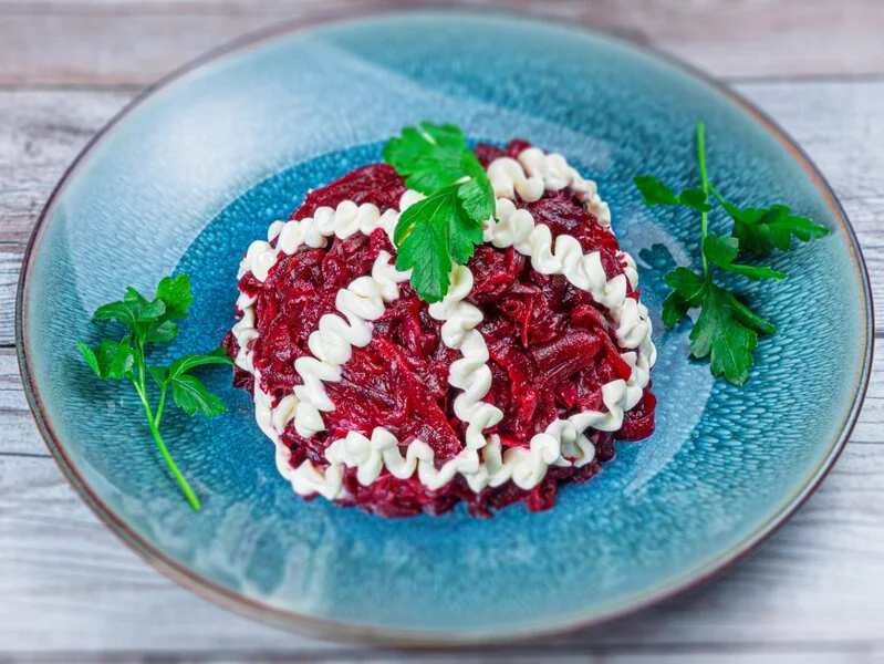 salat-seledka-pod-shuboy-dostavka-shashlyk